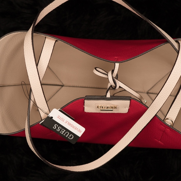 Guess - Picture 2 of 5